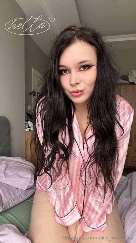 😈💋 **How are you doing? Do you mind chatting with me?**