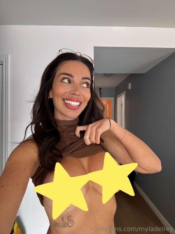 Peek a boob! Did I surprise you? 😈Includes: boobs