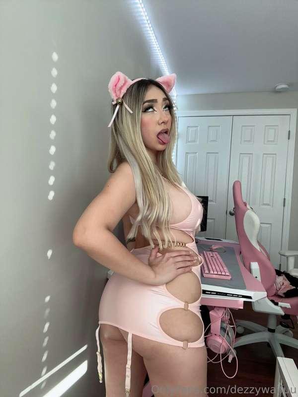 do u like my dress? 😈