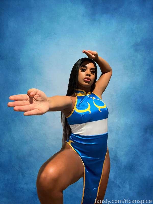 SURPRISE! Chun-Li cosplay goes crazy. 😍 Subscribe for more content &amp; get access to unlockables ❤️ #fyp 