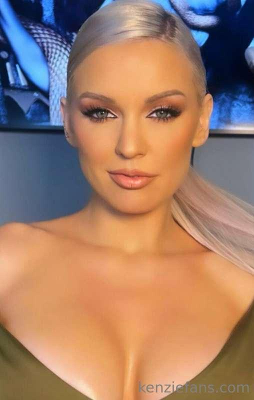 ***Cum on my face or my tits?*** 💦