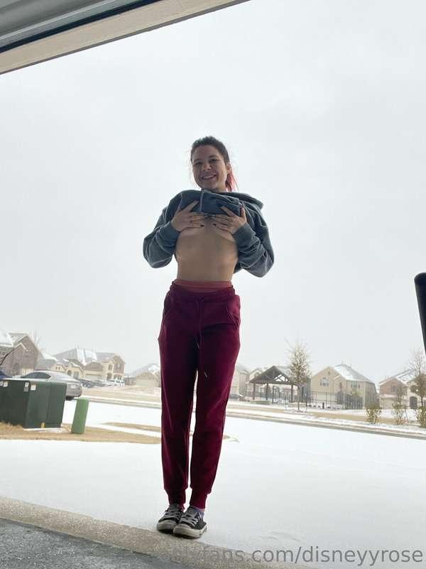 Swipe to flash my neighborhood!😳