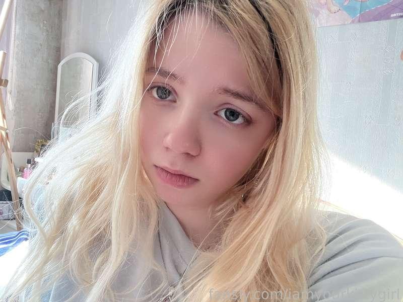 iamyourkittygirl image #1