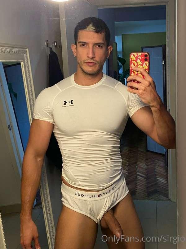 It was chest day with a bit of dick on the side😏