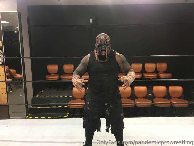 Halloween is coming!!!

The stars of PPW know how to celebra..
