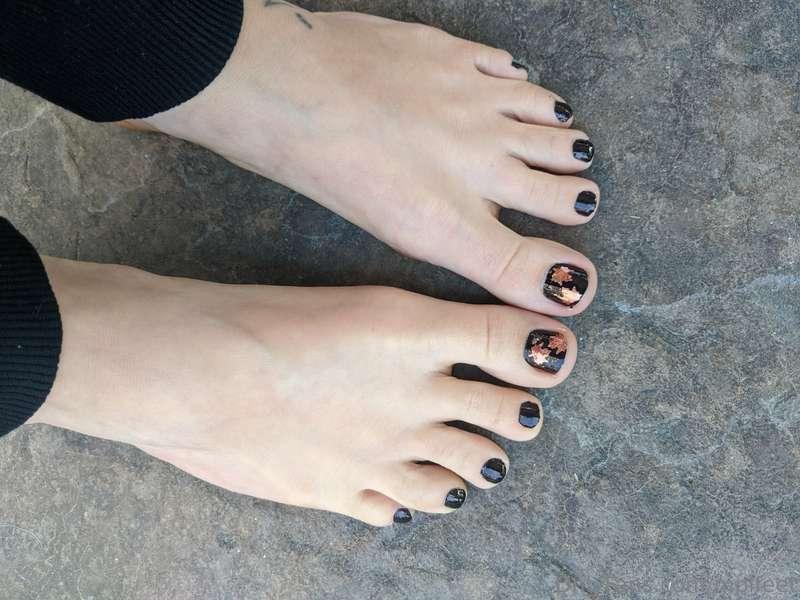 #throwback 

This is one of my favorite pedicures I have eve..