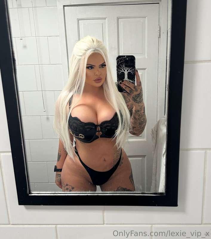 How do I look as a blonde? 😈