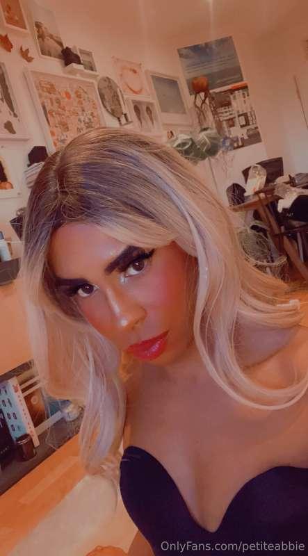 Should I go blonde for a while? 👱‍♀️