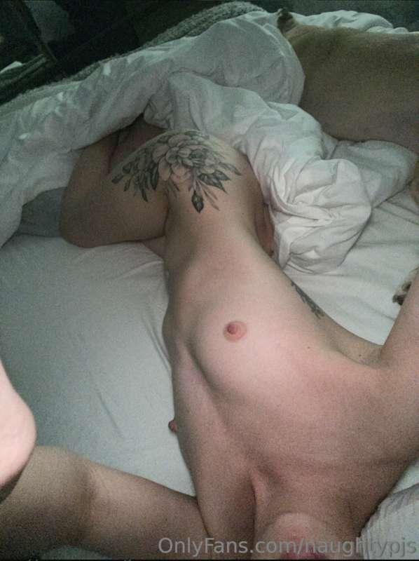 mmm good morning everyone! 🥱 Sunday mornings are for sleepin..