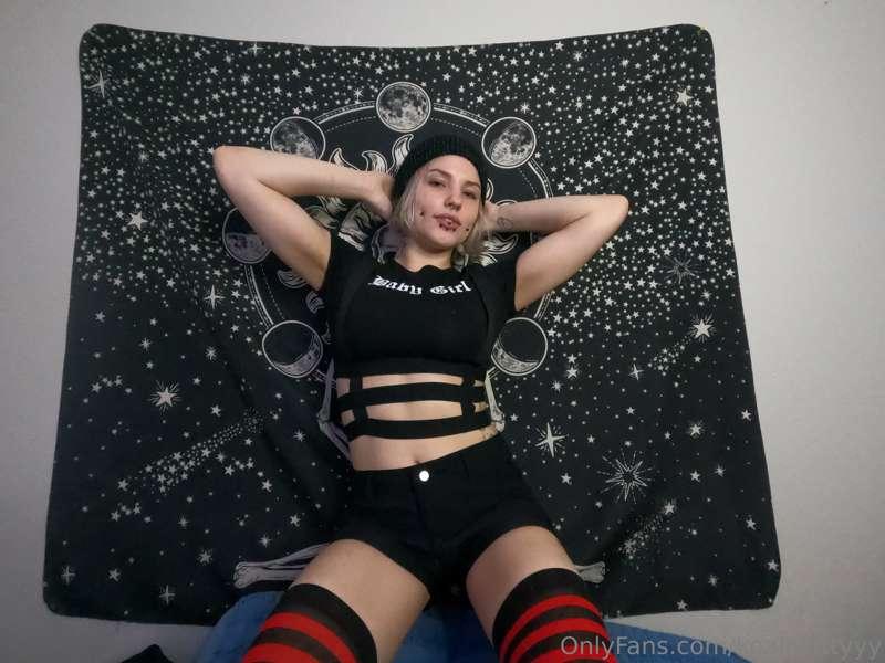 If I dressed up like this for our date, where would you take..