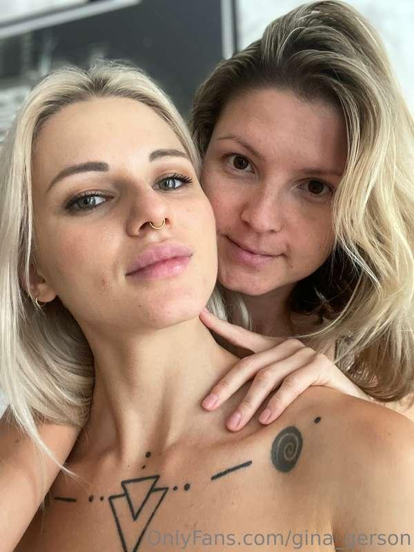Me and @foxyreid make super sensual videos ❤️Full of love 💕 ..