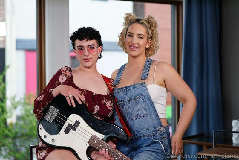 Missing my bestie, Paloma
Can’t wait to jam with her again🙈