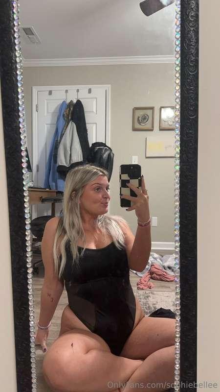 hi babes, i’m thinking on making an XXX page (paid page)!! i..