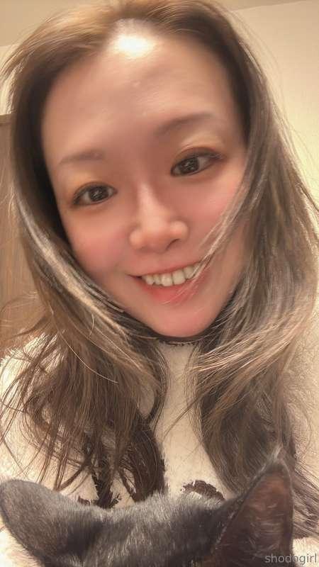 This photo makes me think that I should go brunette🤔🤔🤔