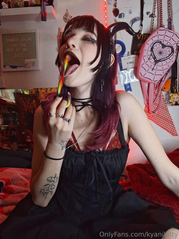 kyanikitty image #1