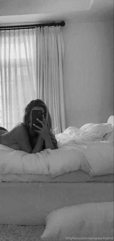 It’s almost the weekend 🖤