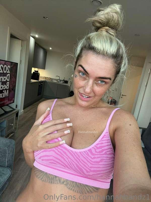 Go LIKE all my posts if you think I should take off my top?🍉