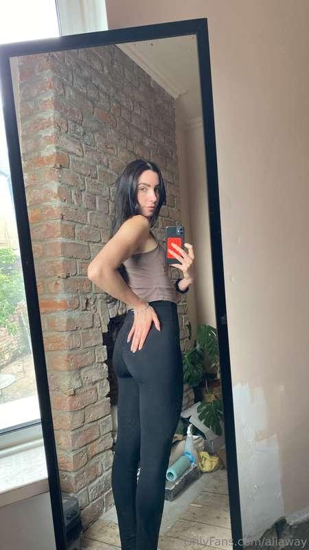What colour of gym leggings are your favourite?