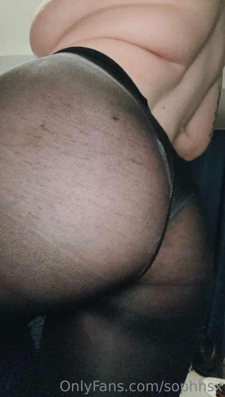 Have I got any lovers of tights?!