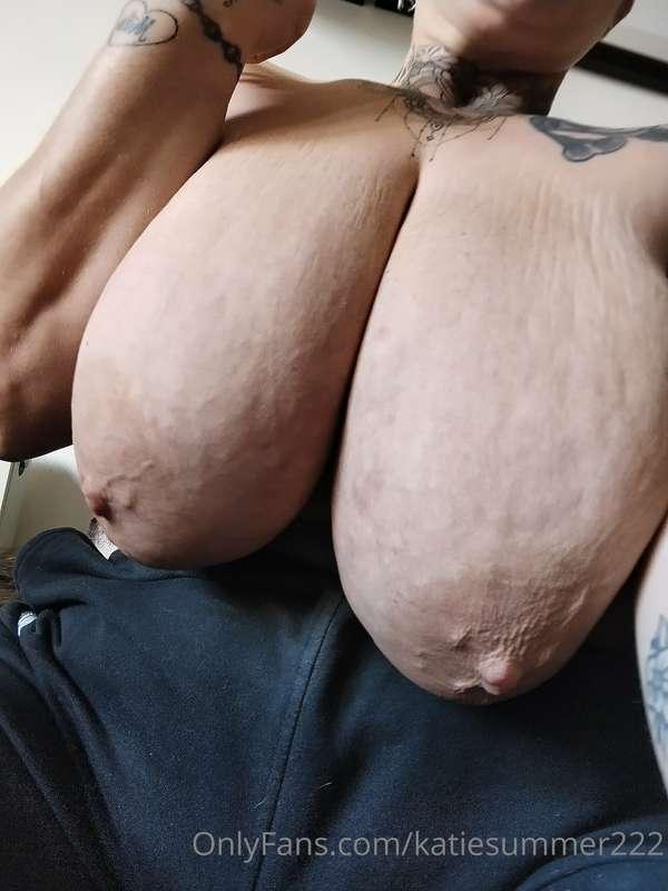 Happy Sunday. Size K boobs xxxxx