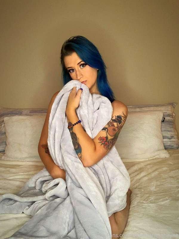 Just took some snuggly blanket pictures for these chilly fal..