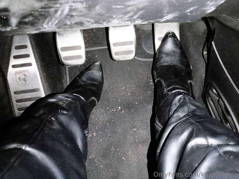 🖤pedal pumping in boots🖤