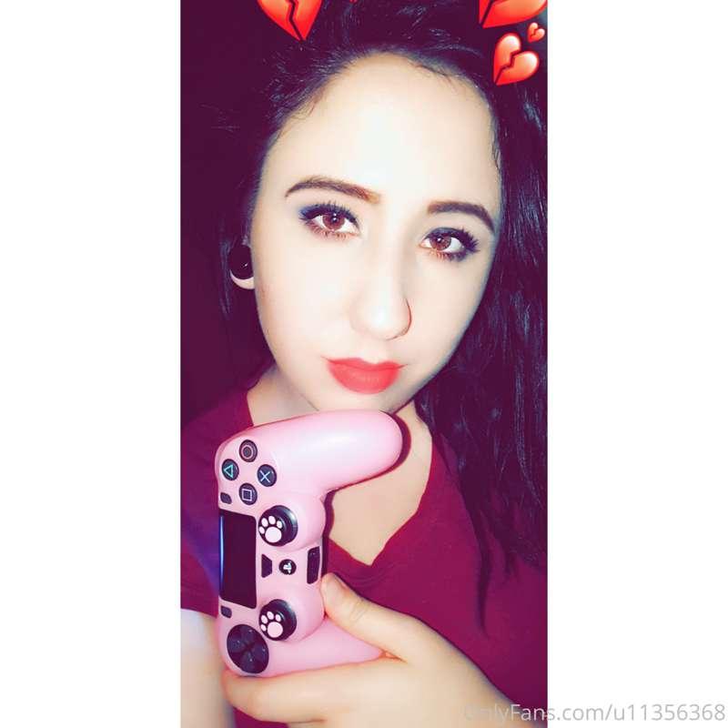 Add my PSN ♡CHEYYKITTI420♡ let's play!