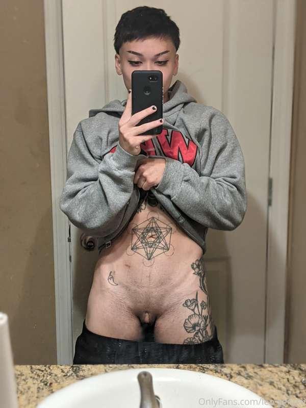 reeeeallly in the mood to get licked 😭😭