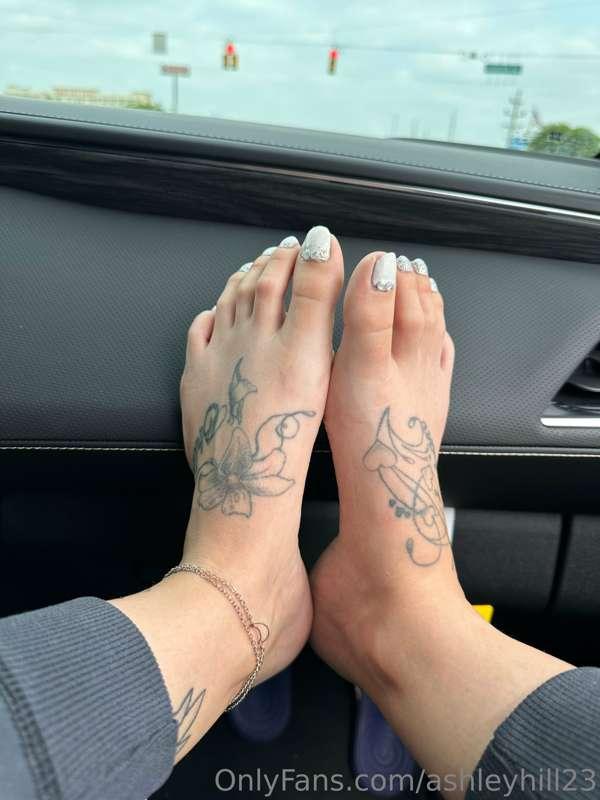 Feet 👣 pic Friday!