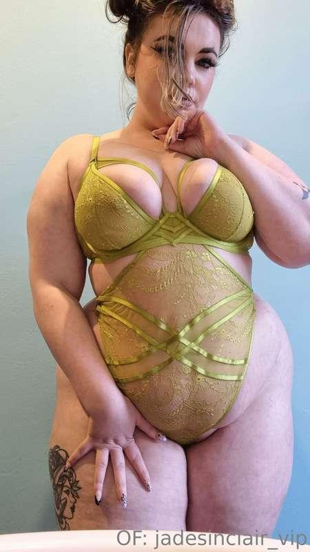 tits to follow xo