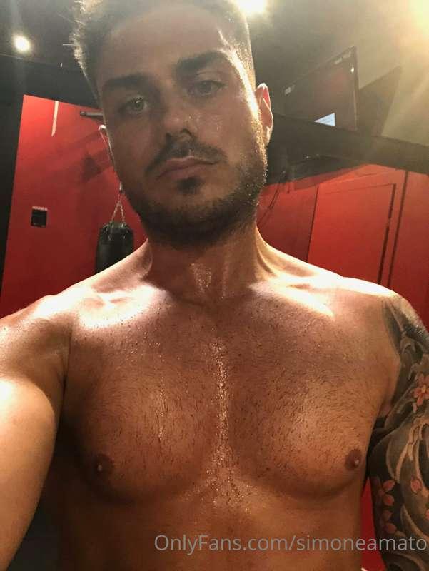 Buongiorno diavoletti… chi vuole sudare un po’ con me!? 😈🔥 s..