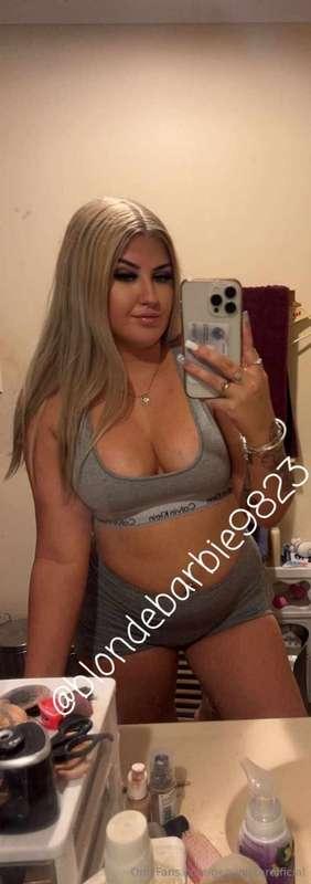 😈 Tanned Blonde Barbie 😈Perky tits Fat assThick Likes being ..