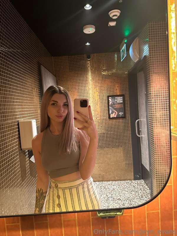 Where would you like to follow me?😘