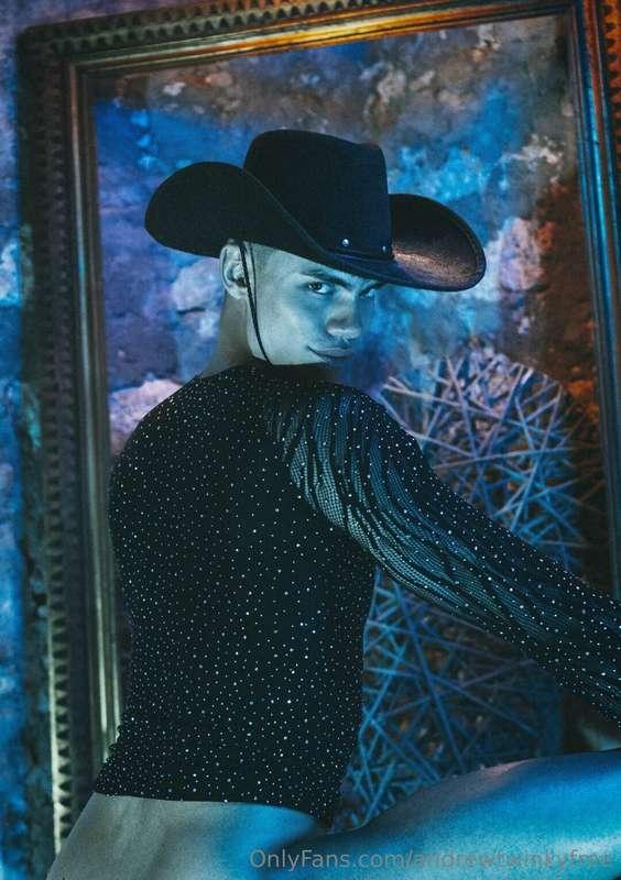 NEW SEXY PHOTOSHOOT 🏳️‍🌈😍See the full collaboration later th..