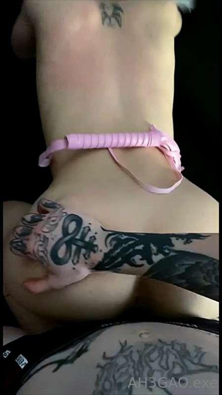 In quanti vorrebbero essere al suo posto? 😈 Armatevi di flog..