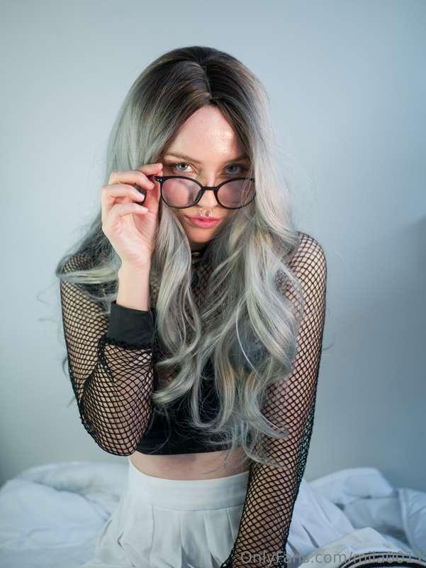 I feel like a teacher🧑‍🏫 But only bad😈