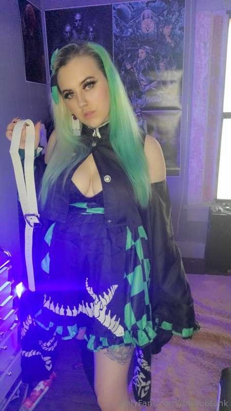 I'm obsessed with my halloween costume!