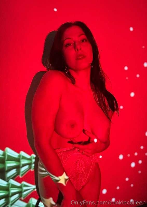 A red light casting on me takes me back to dancing in the cl..