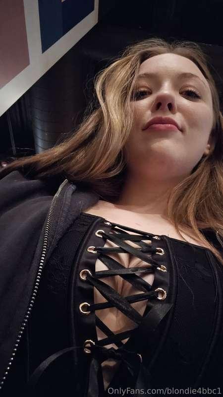 Looked at little slutty at dinner after exxxotica 