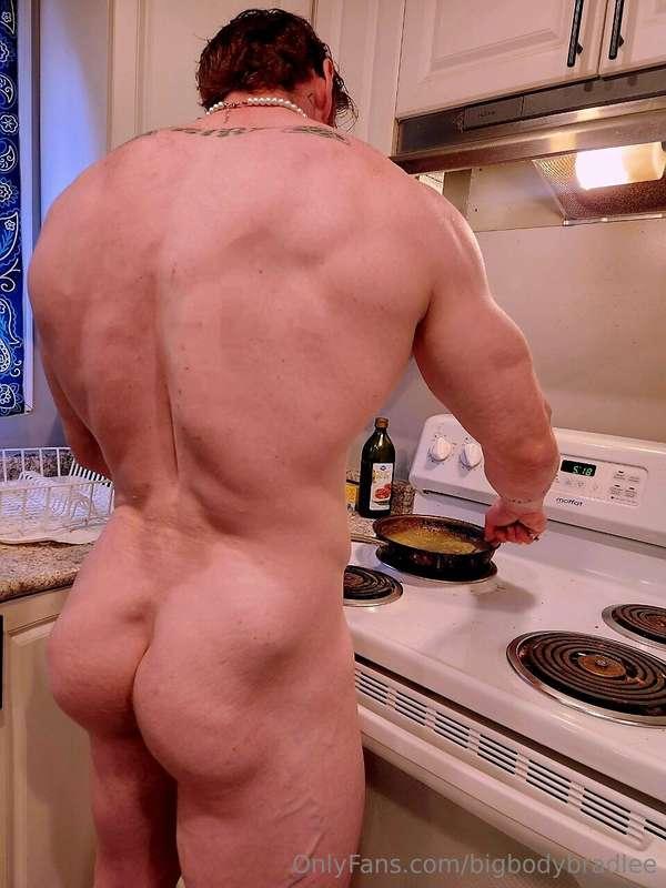 So what's your AM routine like? 🧼🍳💪🏼