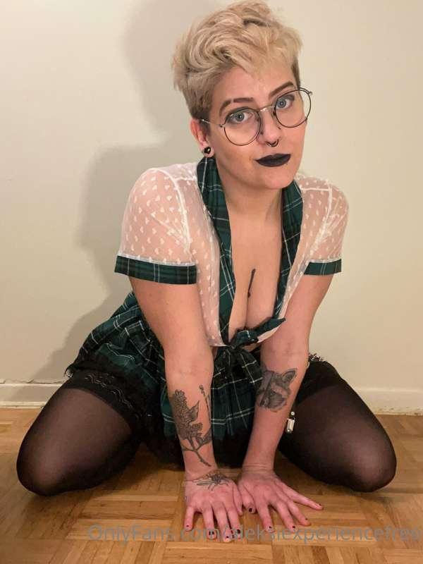 I hope you like my pussy in this punk school boi fit 😘 (37 p..