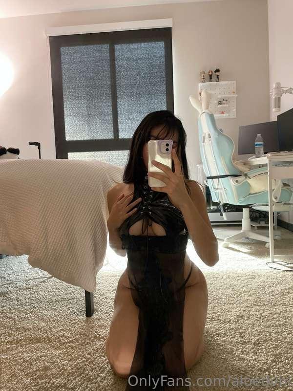 do you want to find out what's underneath this dress? 🖤