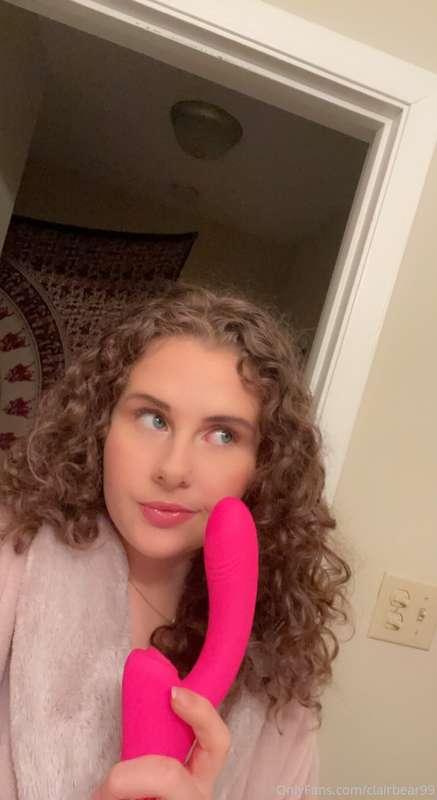My new toy came in… who wants to see me try it out?😈