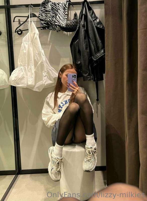 do you want to buy me new hot lingerie?🥺
you will be the fir..