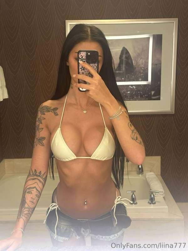 Do you like my outfit? 😜