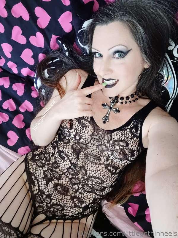 **Sorry, guys! I don't spend much time on this page anymore ..