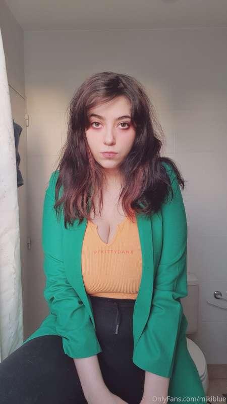 [11 pics] SPOOKY MONTH DAY 2: the glasses have not arrived y..