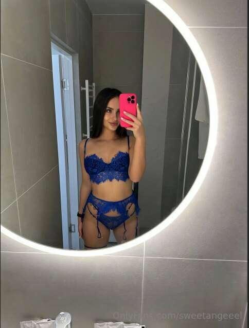 𝐅𝐑𝐄𝐄 𝐒𝐔𝐁👉 @aleksastone🙈🔞
Gorgeous doll for your hot desires ..