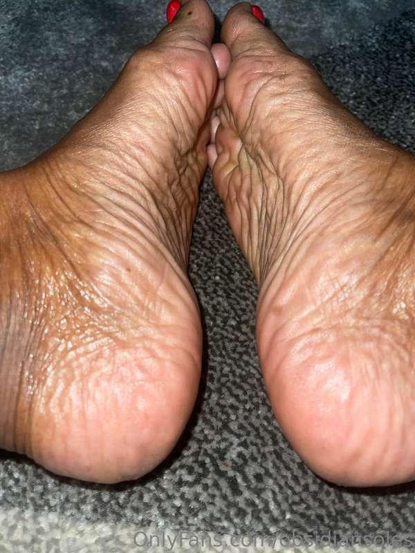 Lick these soft tasty wrinkles and in between these beautifu..