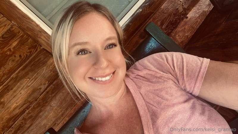 Dropping some new content tonight. Lingerie pictures. PM me ..